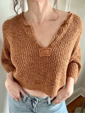 Like New ILLA ILLA Slouchy Cropped Sweater in Camel